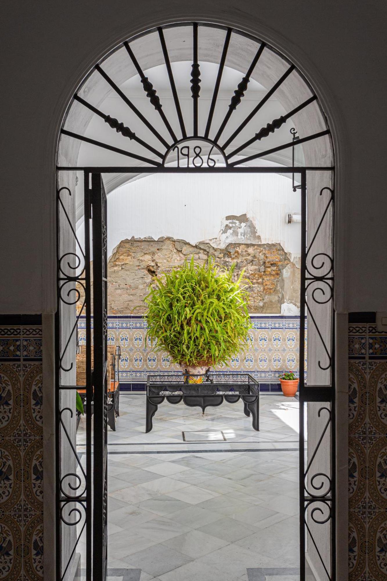 Carril San Diego, Junto A La Plaza Cabildo Sanlucar de Barrameda Exterior photo